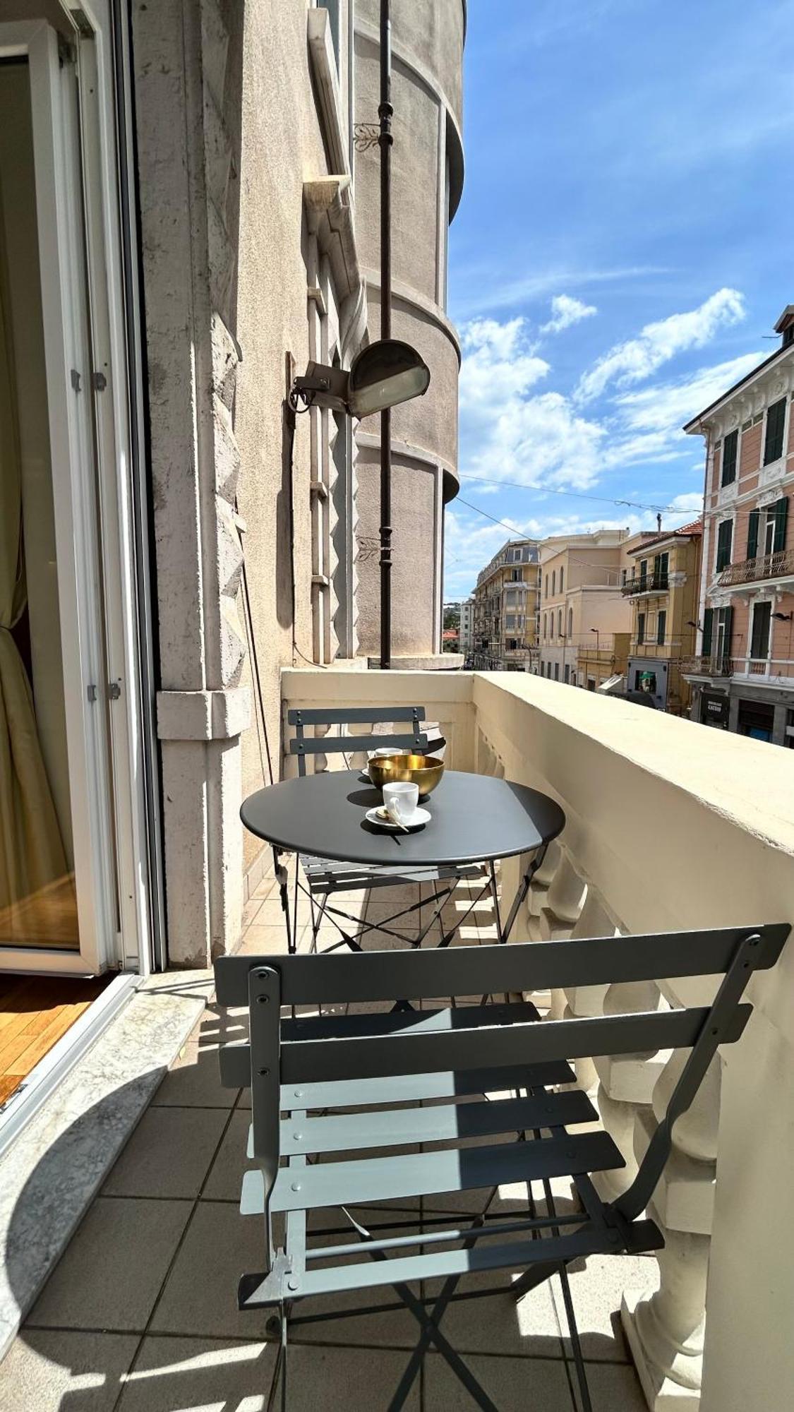 Da Mariella Case Vacanze - Roma 149 Sanremo Eksteriør bilde